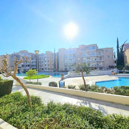 Elysia Park Apartments 파포스 외부 사진