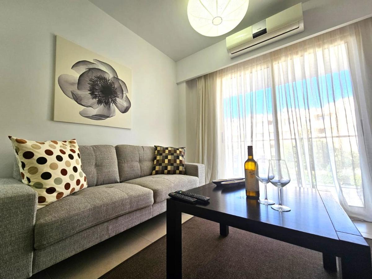 Elysia Park Apartments 파포스 외부 사진