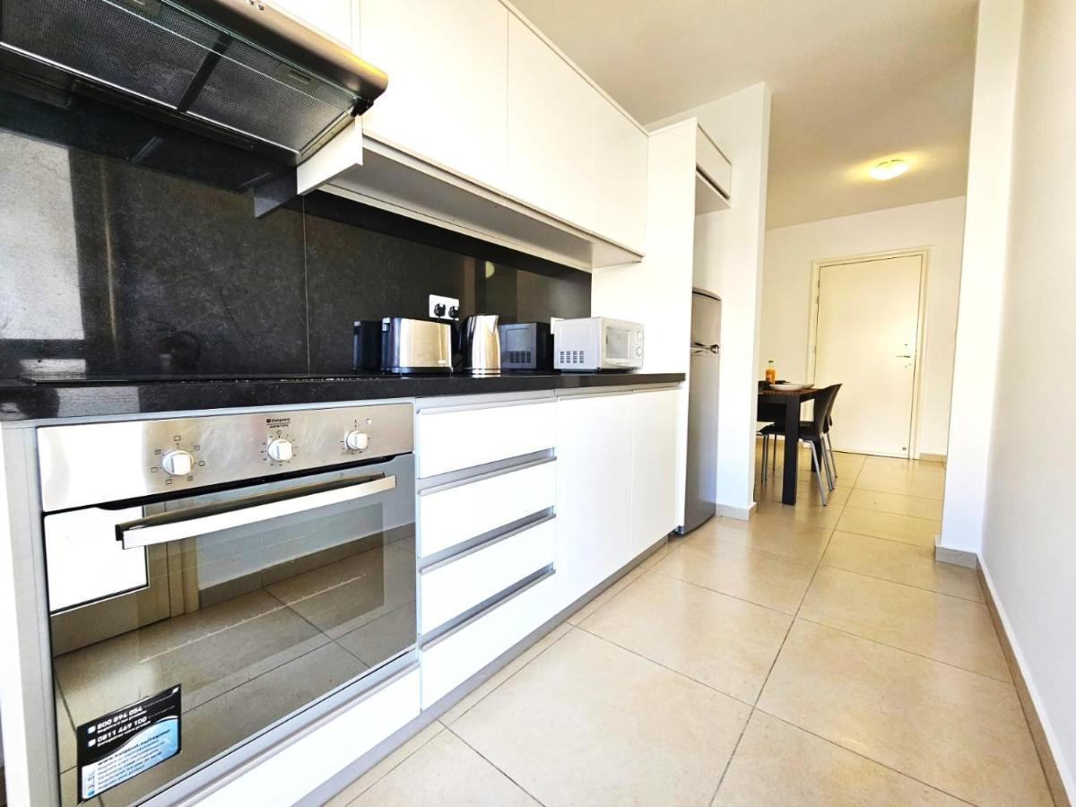Elysia Park Apartments 파포스 외부 사진