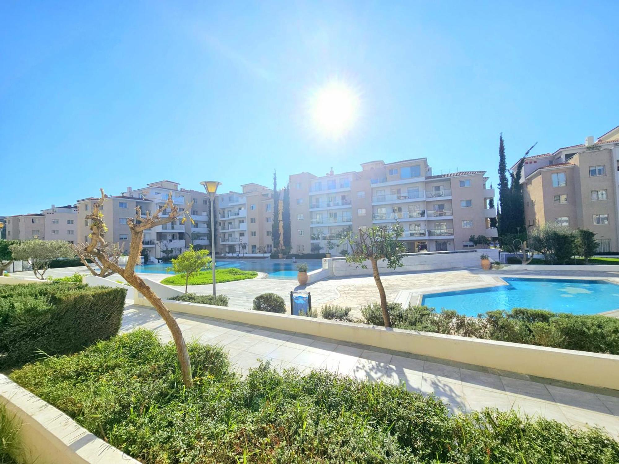 Elysia Park Apartments 파포스 외부 사진