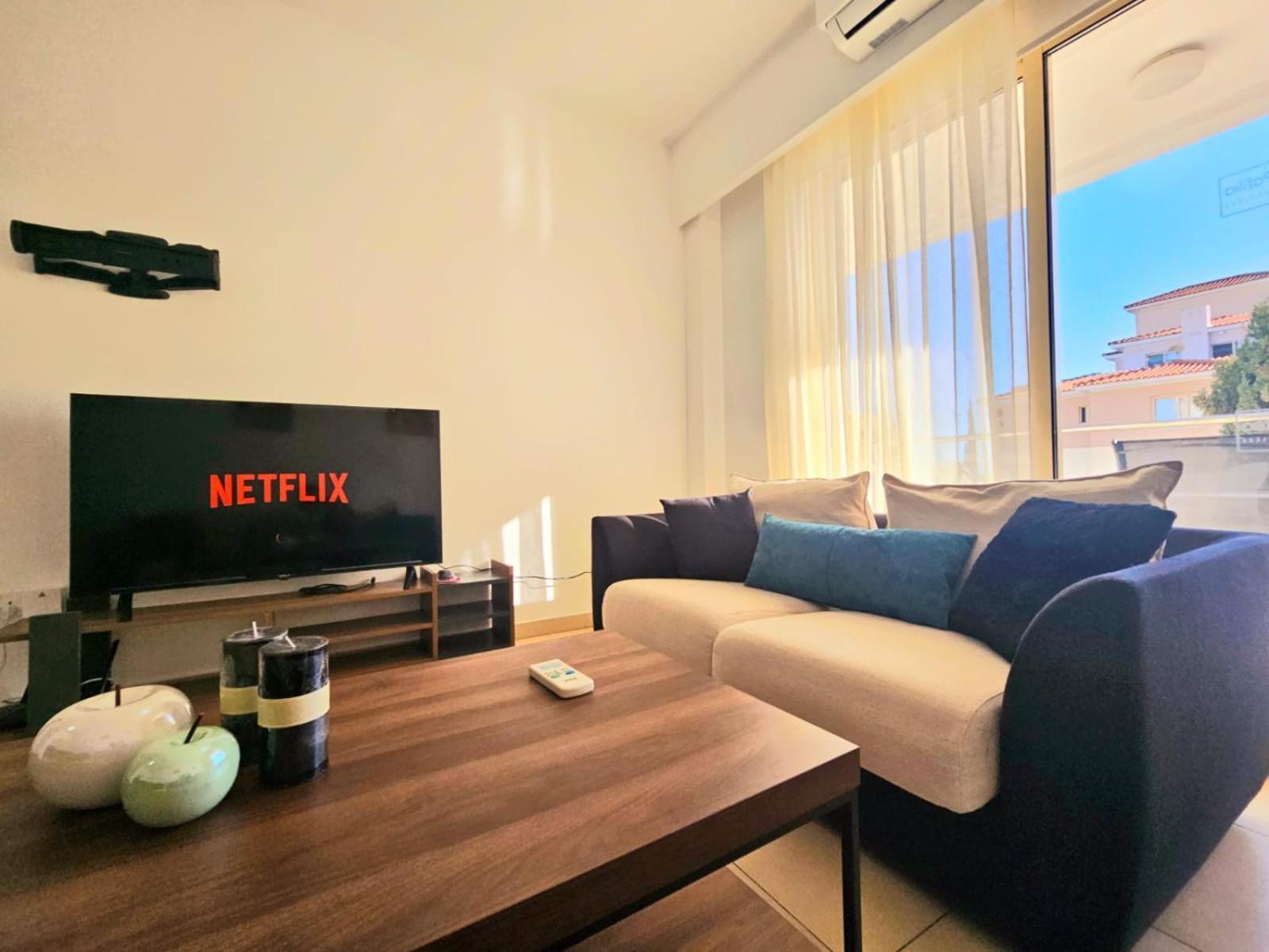 Elysia Park Apartments 파포스 외부 사진