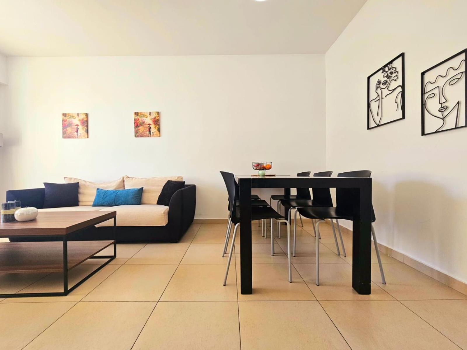 Elysia Park Apartments 파포스 객실 사진