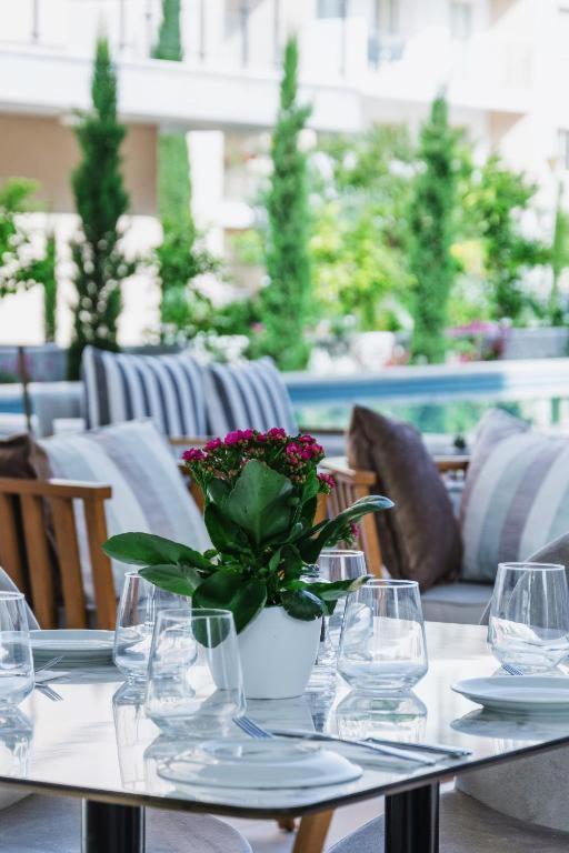 Elysia Park Apartments 파포스 외부 사진