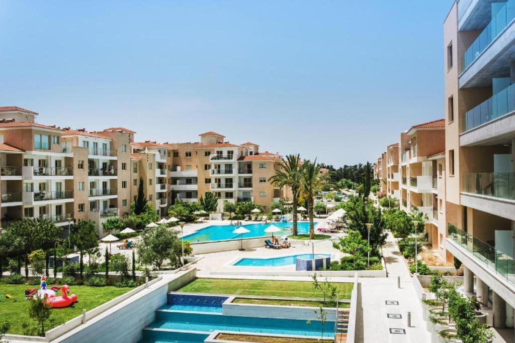 Elysia Park Apartments 파포스 외부 사진