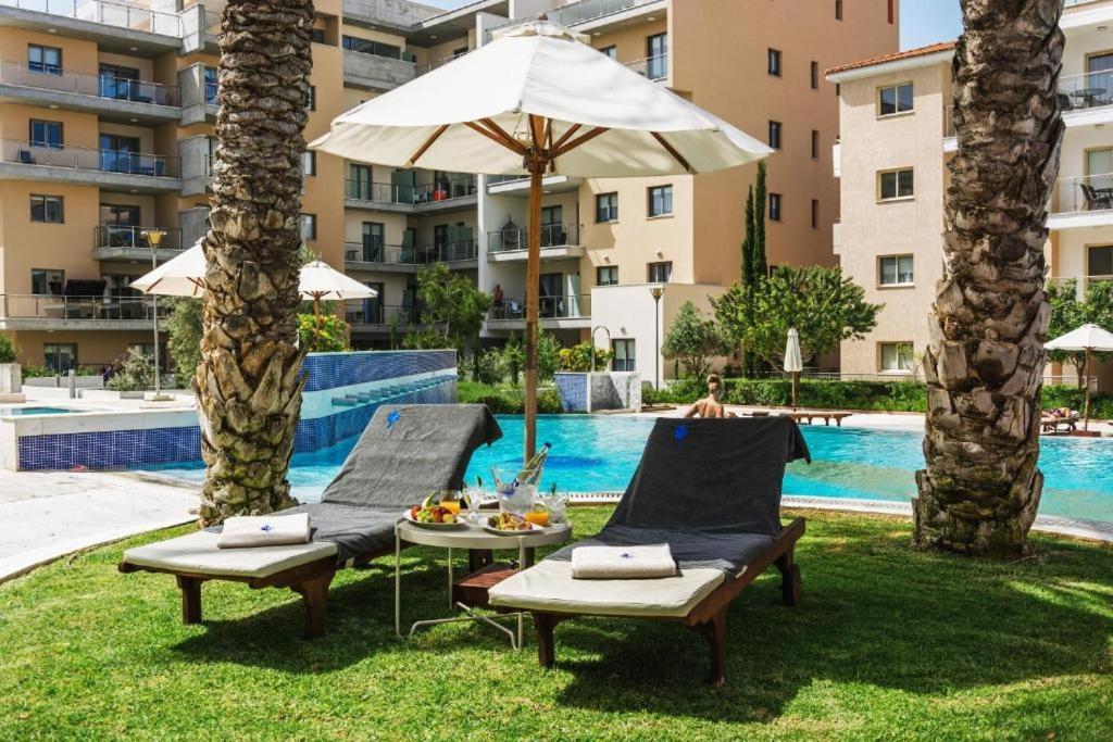 Elysia Park Apartments 파포스 외부 사진